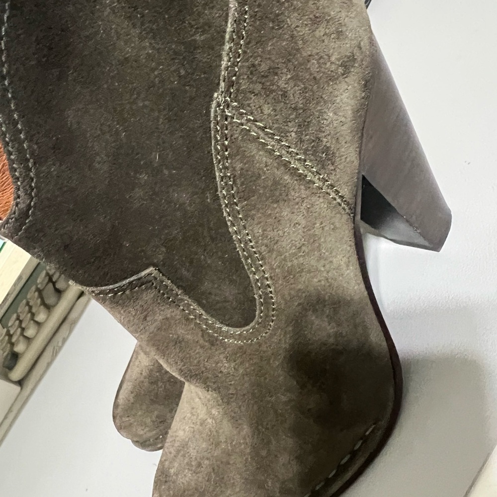 Frye Suede Ankle Boots Brown Size 7.5 Side Zip Stacked Heel
